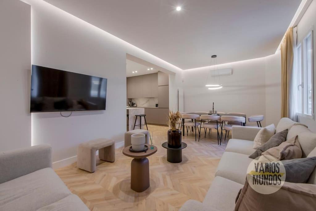 Apartamento De Lujo En La Emblematica Calle Montera *